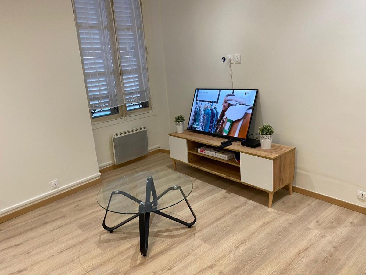 Grand F4 De 71M2 Pour 6 Personnes En Plein Centre Ville Arpajon Esterno foto