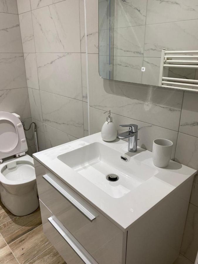 Grand F4 De 71M2 Pour 6 Personnes En Plein Centre Ville Arpajon Esterno foto
