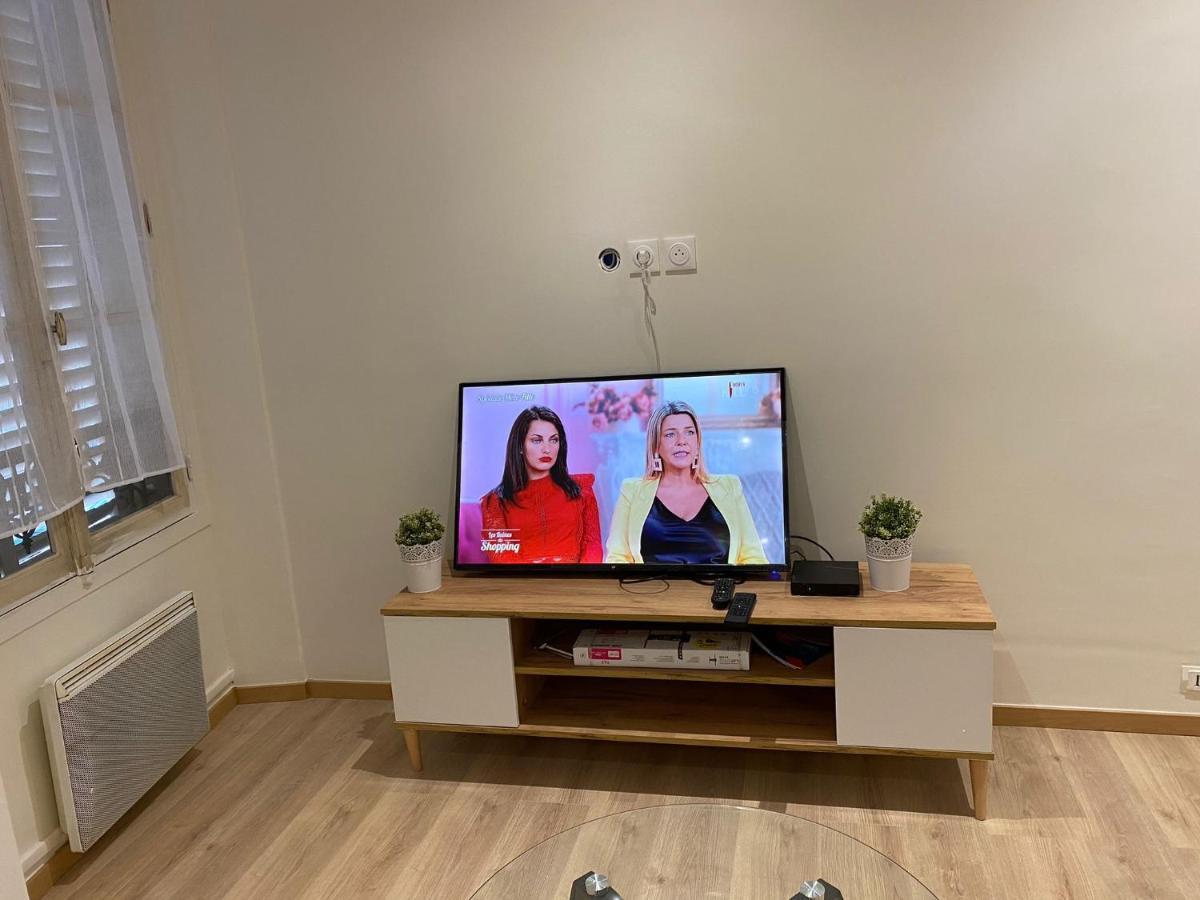 Grand F4 De 71M2 Pour 6 Personnes En Plein Centre Ville Arpajon Esterno foto